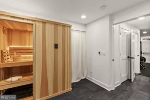 2023 St Albans St, Philadelphia, PA 19146 - Photo 38