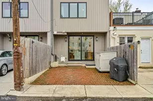 2023 St Albans St, Philadelphia, PA 19146 - Photo 40