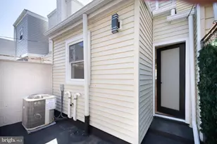 321 Emily St, Philadelphia, PA 19148 - Photo 2