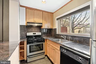 2317 Waverly St, Philadelphia, PA 19146 - Photo 8
