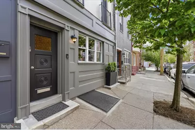 913 S 10th Street, Philadelphia, PA 19147 - Photo 1