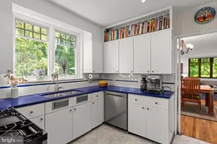126 W Gravers Ln, Philadelphia, PA 19118 - Photo 16