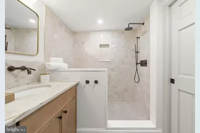 809 S 19th Street, Philadelphia, PA 19146 - Photo 52