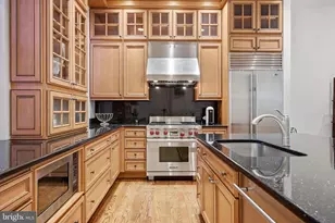 915 Clinton St, Philadelphia, PA 19107 - Photo 12