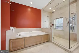 915 Clinton St, Philadelphia, PA 19107 - Photo 16