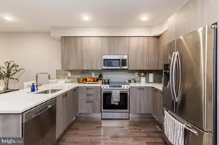 912 N 16th St, Philadelphia, PA 19130 - Photo 1