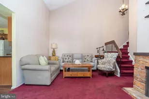 3712 Ronnald Dr, Philadelphia, PA 19154 - Photo 2