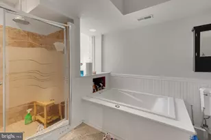920 S 16th St, Philadelphia, PA 19146 - Photo 32