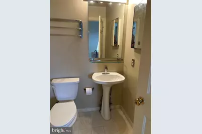 918-920 Spruce Street #11, Philadelphia, PA 19107 - Photo 12