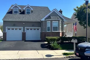 2675 Foxglove Ln, Philadelphia, PA 19116 - Photo 2