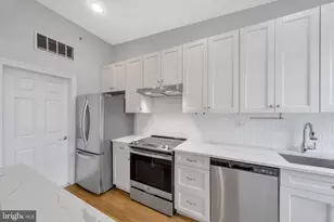 6-10 S Strawberry St, Philadelphia, PA 19106 - Photo 10