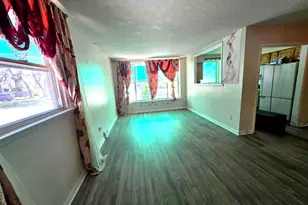 7382 Shelbourne St, Philadelphia, PA 19111 - Photo 12
