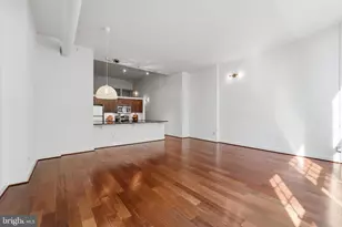 2429 Locust St, Philadelphia, PA 19103 - Photo 6