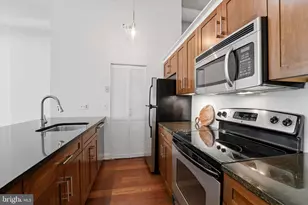 2429 Locust St, Philadelphia, PA 19103 - Photo 10