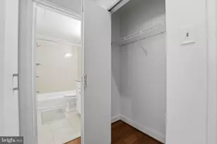 2429 Locust St, Philadelphia, PA 19103 - Photo 18