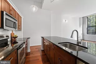 2429 Locust St, Philadelphia, PA 19103 - Photo 10