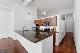 2429 Locust St, Philadelphia, PA 19103 - Photo 8