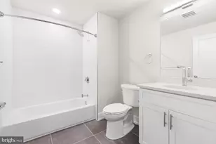214 Vine St, Philadelphia, PA 19106 - Photo 28
