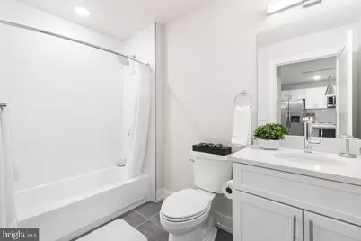 214 Vine Street #604, Philadelphia, PA 19106 - Photo 14