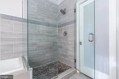 870 N 19th Street, Philadelphia, PA 19130 - Photo 26