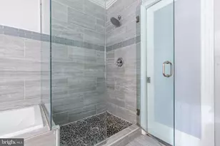 870 N 19th St, Philadelphia, PA 19130 - Photo 26