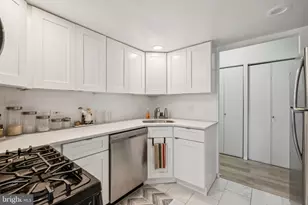 1326 Spruce St, Philadelphia, PA 19107 - Photo 8