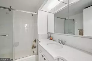 1326 Spruce St, Philadelphia, PA 19107 - Photo 16
