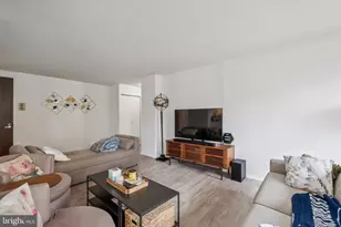 1326 Spruce St, Philadelphia, PA 19107 - Photo 4