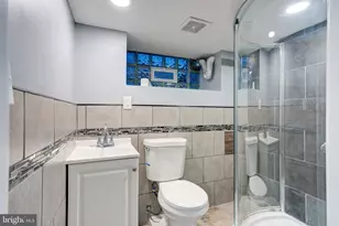 2010 S Chadwick St, Philadelphia, PA 19145 - Photo 24