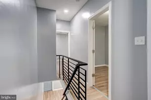 2010 S Chadwick St, Philadelphia, PA 19145 - Photo 8