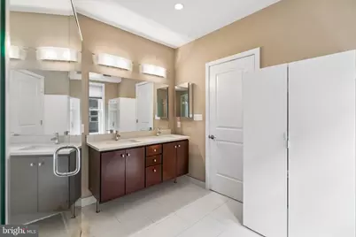 811 S 20th Street #B, Philadelphia, PA 19146 - Photo 16