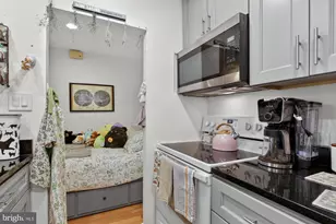 258 S 9th St, Philadelphia, PA 19107 - Photo 8