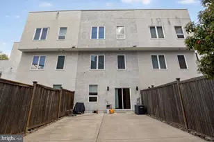 1504 Earl St, Philadelphia, PA 19125 - Photo 12