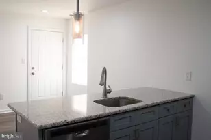 2227 E Cumberland St, Philadelphia, PA 19125 - Photo 12