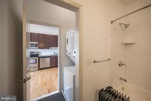 427 Monroe St, Philadelphia, PA 19146 - Photo 8