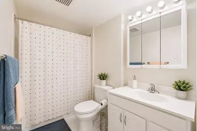 604 S Washington Square #2415, Philadelphia, PA 19106 - Photo 4