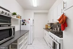 604 S Washington Square, Philadelphia, PA 19106 - Photo 2