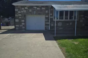 9717 Dedaker St, Philadelphia, PA 19115 - Photo 4