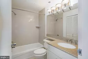 2429 Locust St, Philadelphia, PA 19103 - Photo 10