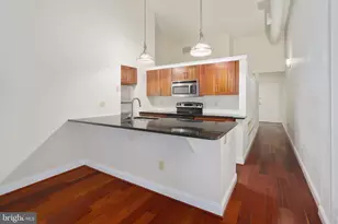 2429 Locust St, Philadelphia, PA 19103 - Photo 6