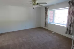 12839 Elnora Rd, Philadelphia, PA 19154 - Photo 2