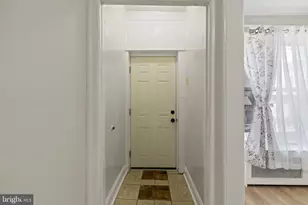 2054 McKean St, Philadelphia, PA 19145 - Photo 6