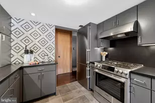1326 Spruce St, Philadelphia, PA 19107 - Photo 12