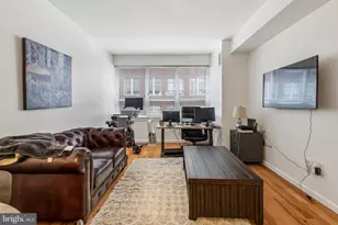 1425 Locust St, Philadelphia, PA 19102 - Photo 2