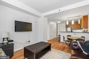 1425 Locust St, Philadelphia, PA 19102 - Photo 4
