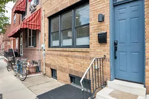 1821 S 10th St, Philadelphia, PA 19148 - Photo 2