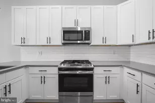 910 N 17th St, Philadelphia, PA 19130 - Photo 2