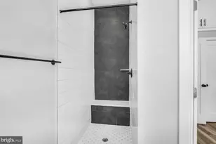 910 N 17th St, Philadelphia, PA 19130 - Photo 22