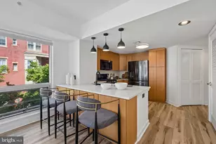 1034 Spruce St, Philadelphia, PA 19107 - Photo 2