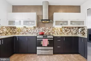 832 N 20th St, Philadelphia, PA 19130 - Photo 10